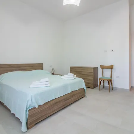 Guesthost Peaceful In With Garden *