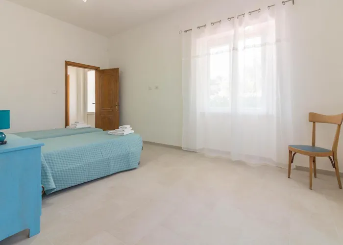 Guesthost Peaceful In With Garden Vakantiehuis Berchiddeddu