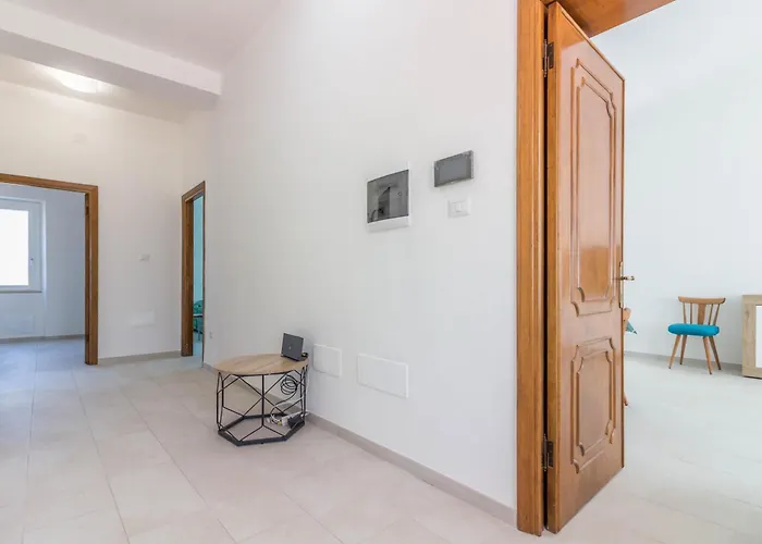 Vakantiehuis Guesthost Peaceful In With Garden