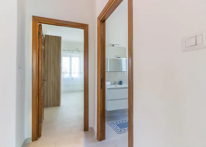 Vakantiehuis Guesthost Peaceful In With Garden Berchiddeddu